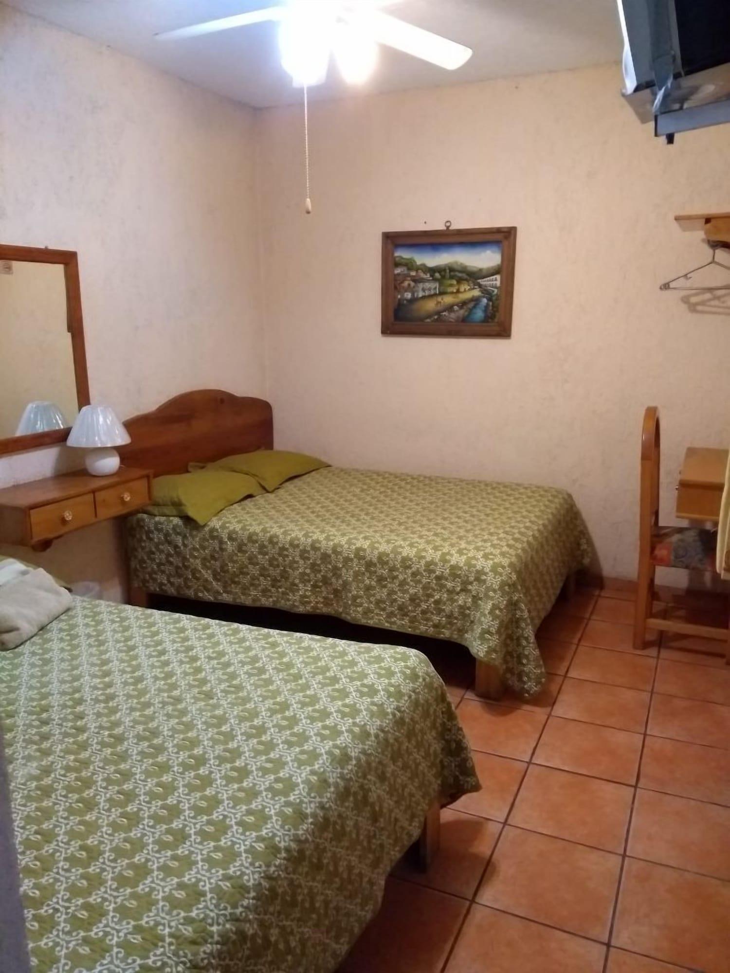 Hotel Casa Galeana Morelia Esterno foto